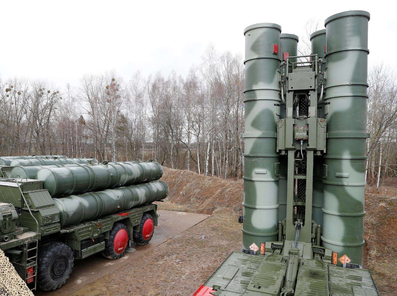 Russia’s S-400 Vs America’s Aegis And Patriot: Battle Of The Air Defense Giants!