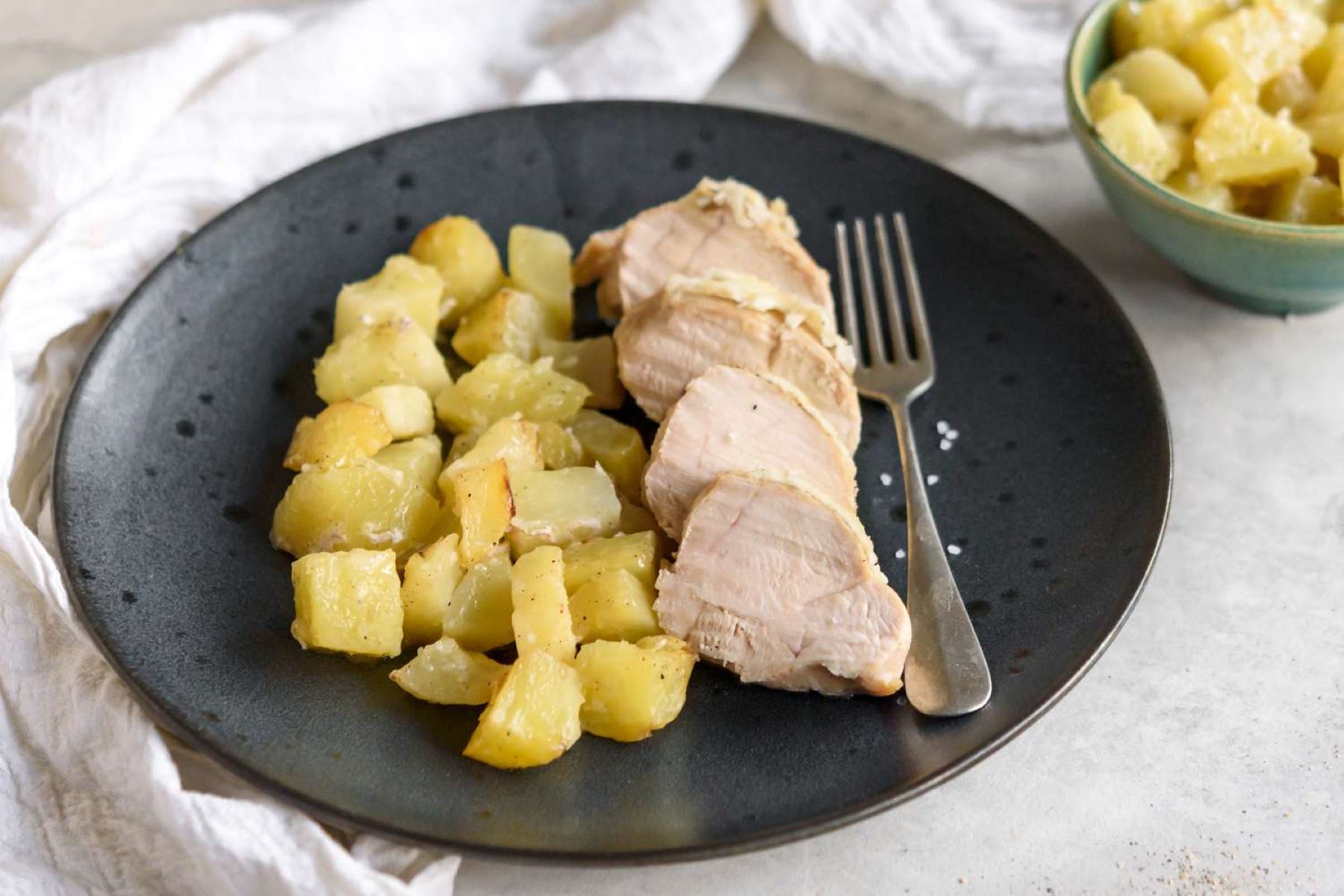 Surprising Food Combo: Chicken And Boiled Potatoes - You Won't Believe The Results!
