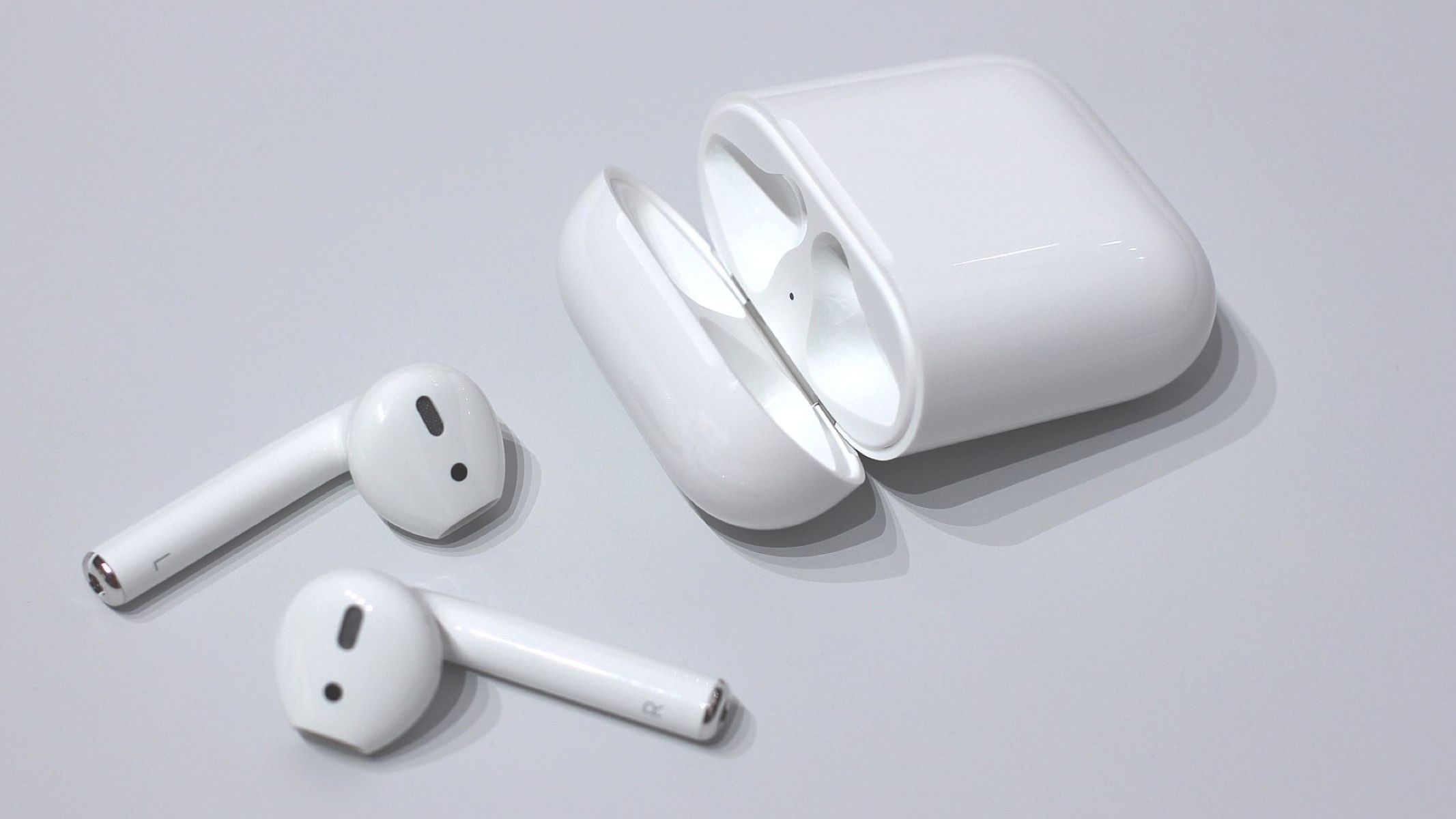 The Annoying Reason Why Your AirPods Keep Cutting Out