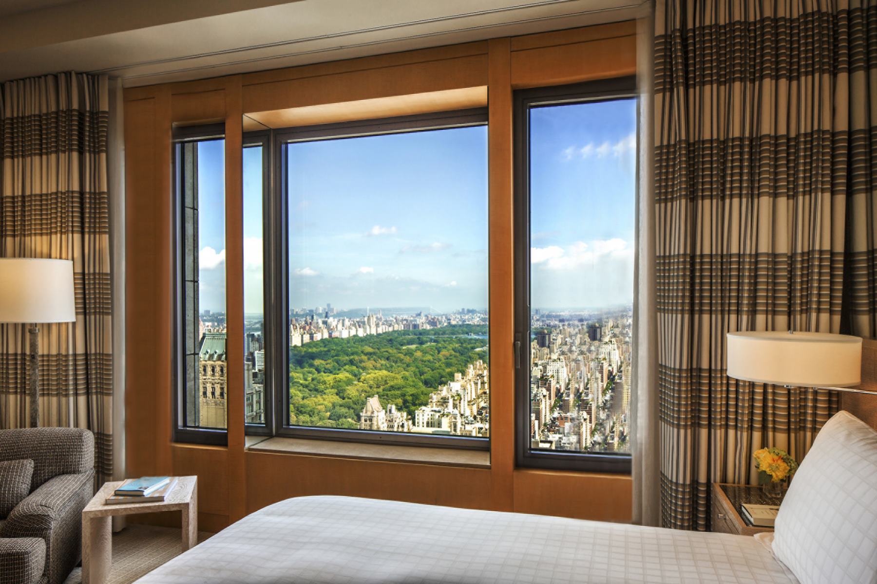 The Jaw-Dropping Price Tag And Breathtaking View Of New York City’s Priciest Hotel Room!