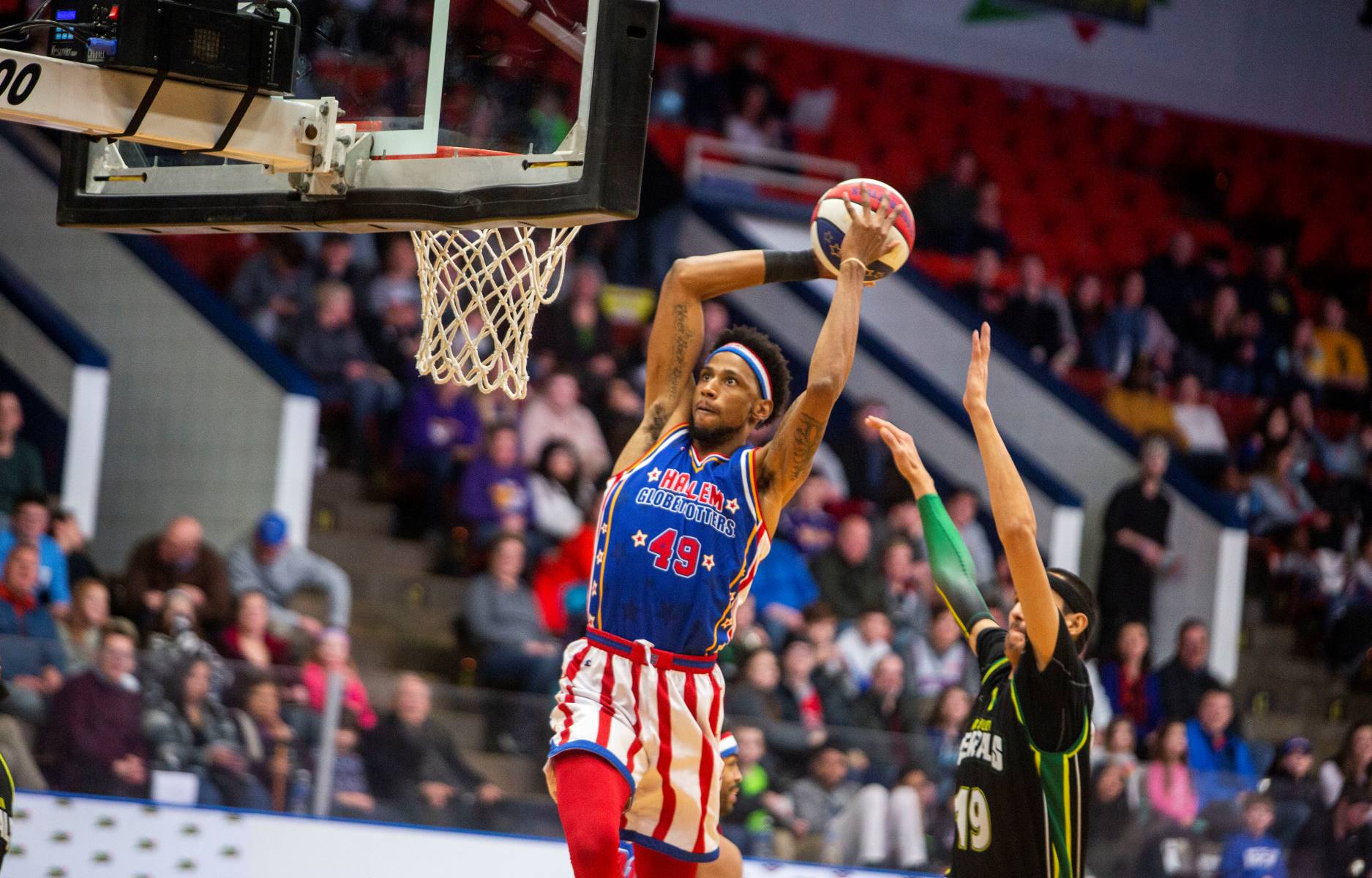 The Mind-Blowing Salary Of The Highest Paid Harlem Globetrotter Player Revealed!