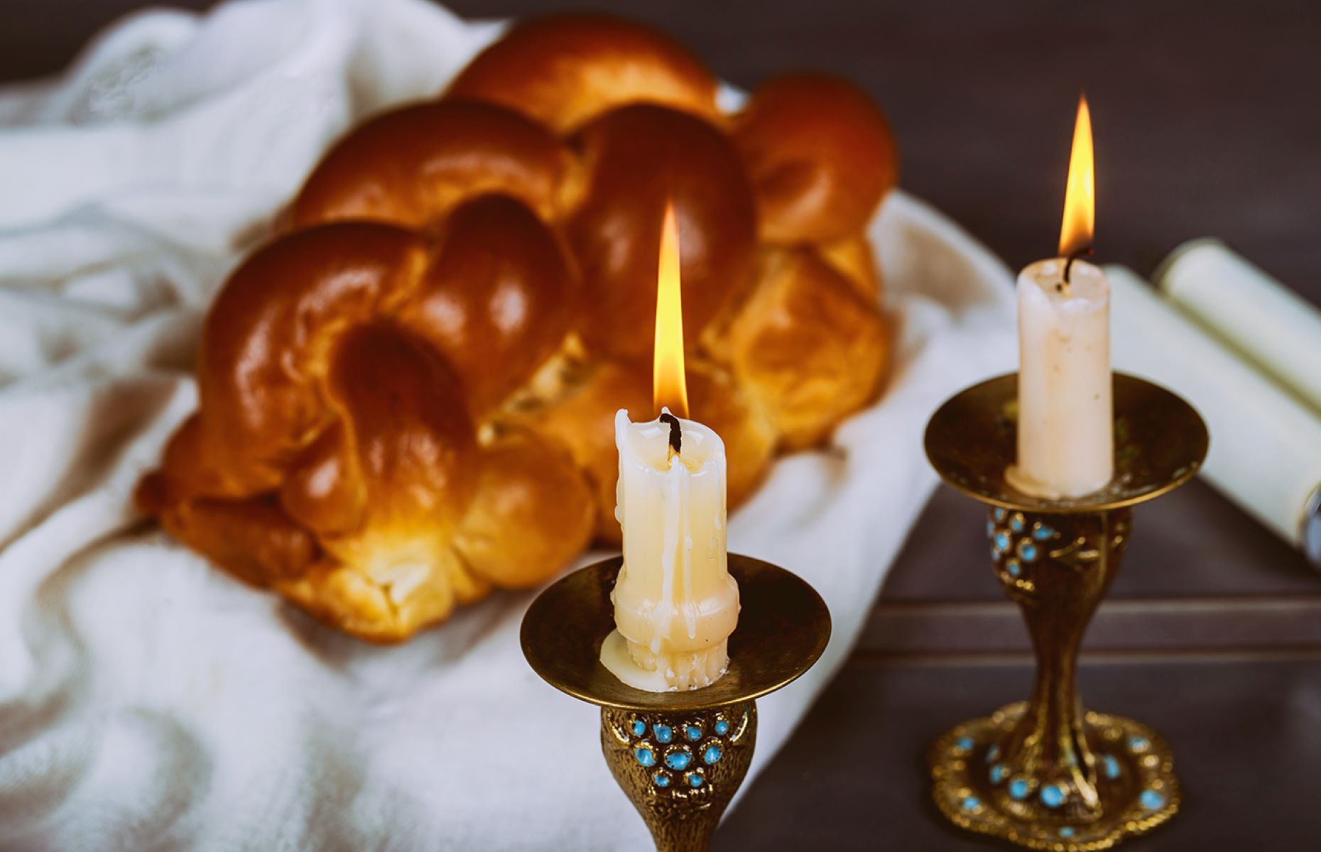 The Surprising Difference Between “Shabbat Shalom” And “Shalom”