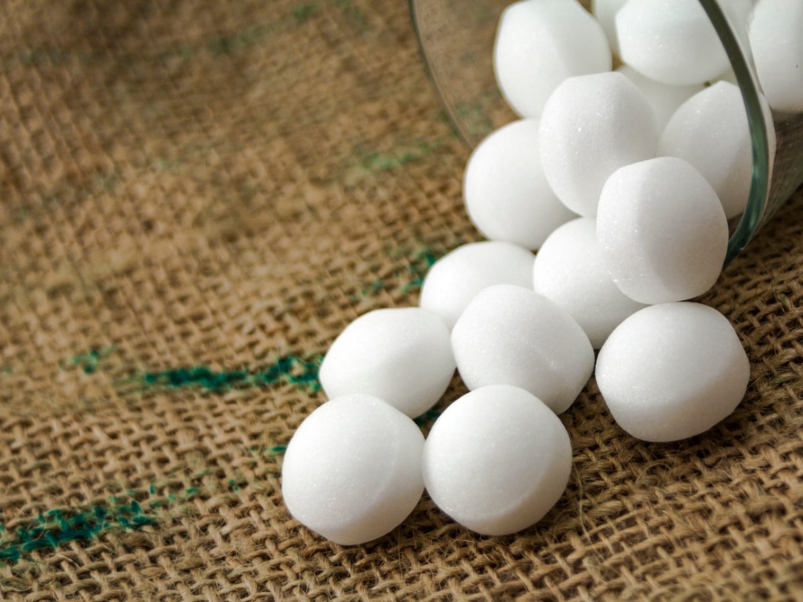 The Ultimate Guide To Using Mothballs: The Perfect Amount For A Moth-Free Home!