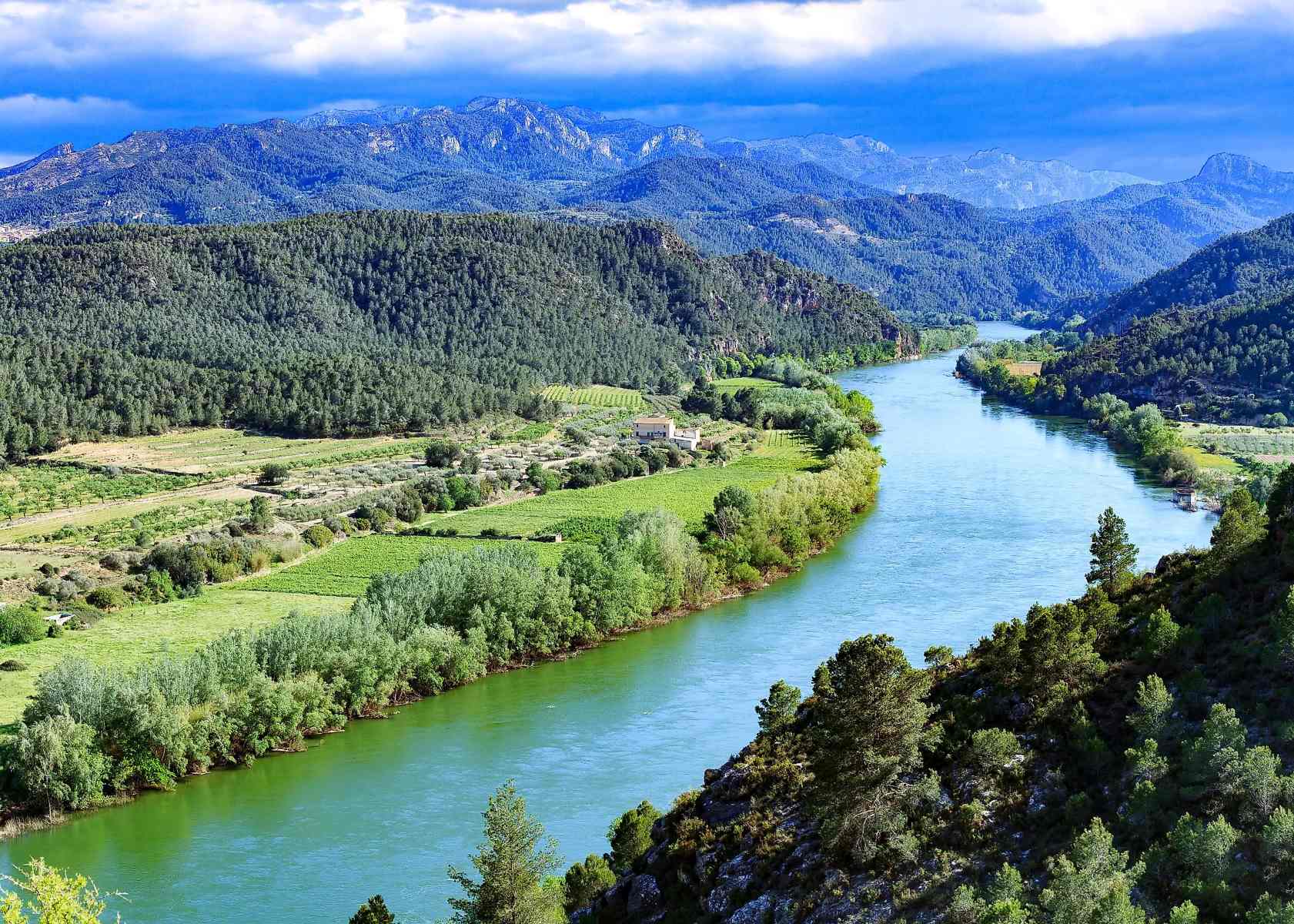 The Unbelievable Length Of Spain's Longest River Will Leave You Speechless!