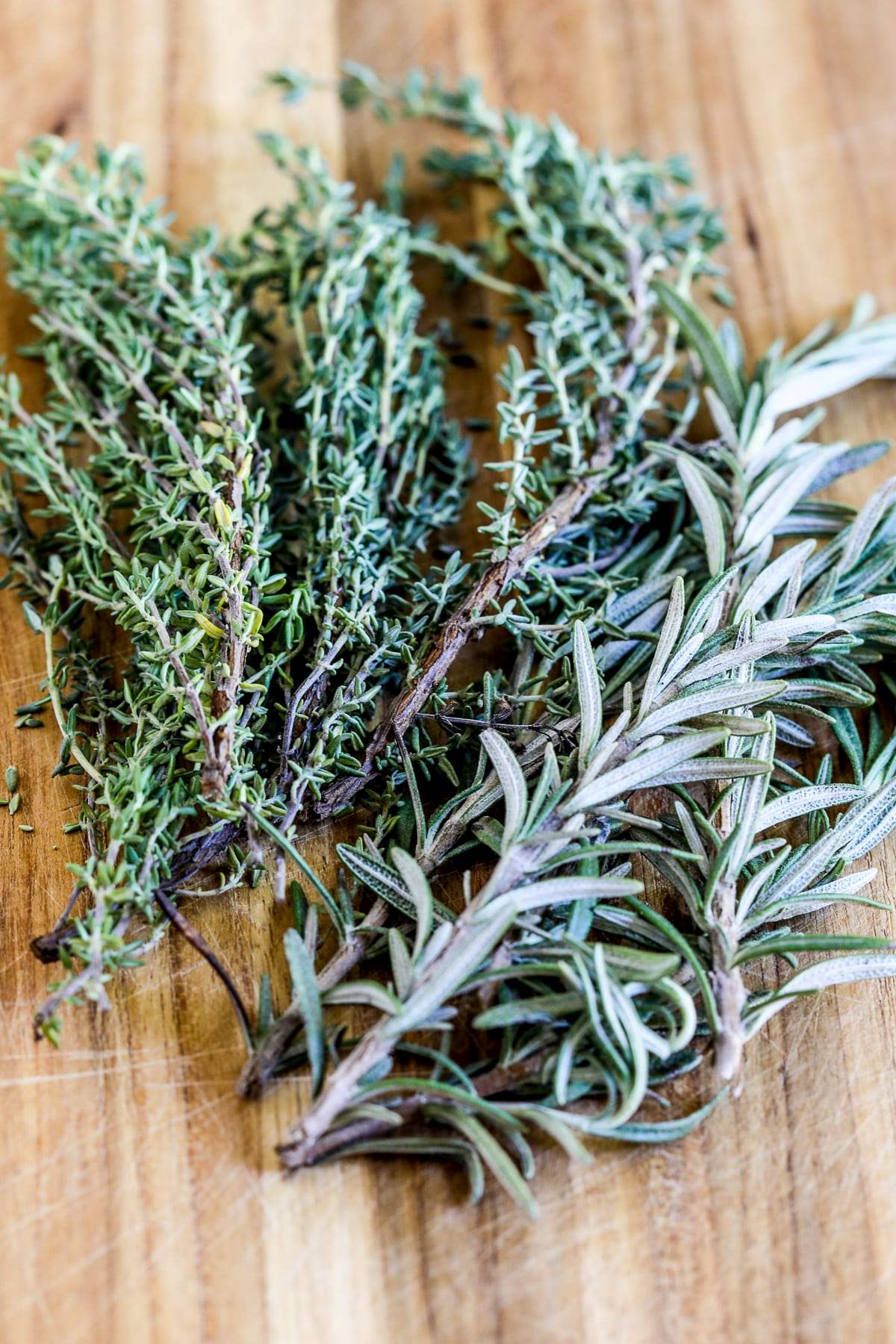 Thyme Vs. Rosemary: Unveiling The Ultimate Herb Showdown!