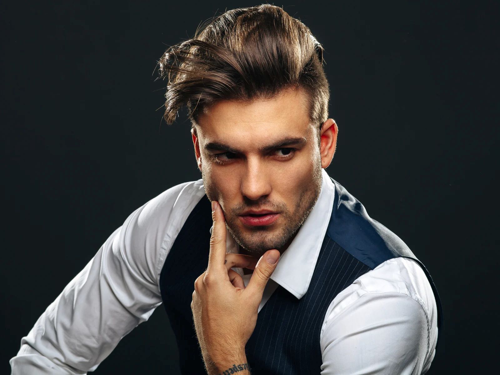10 Trendy Hairstyles For Guys With Straight Hair