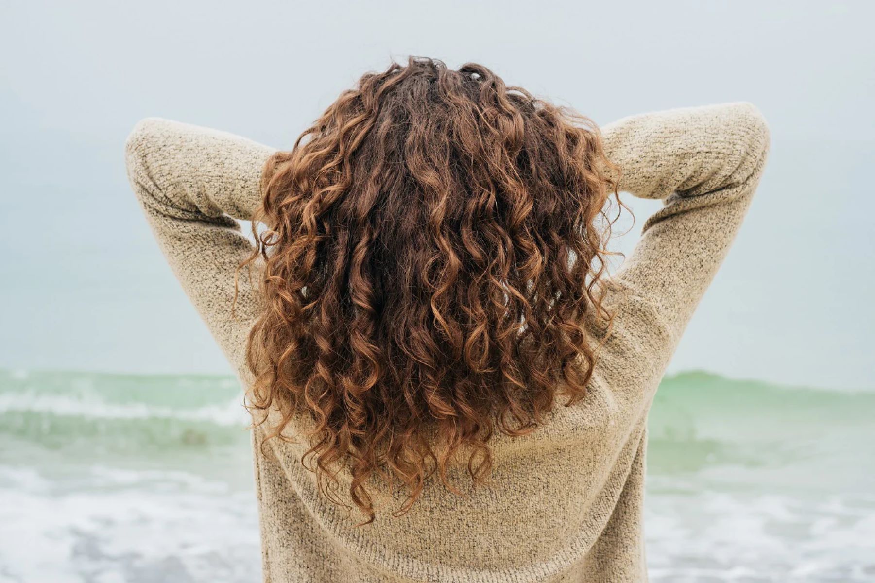 5 Easy Hacks To Tame Frizz And Reduce Puffiness In Long Curly Hair For A Polished Look In Public!