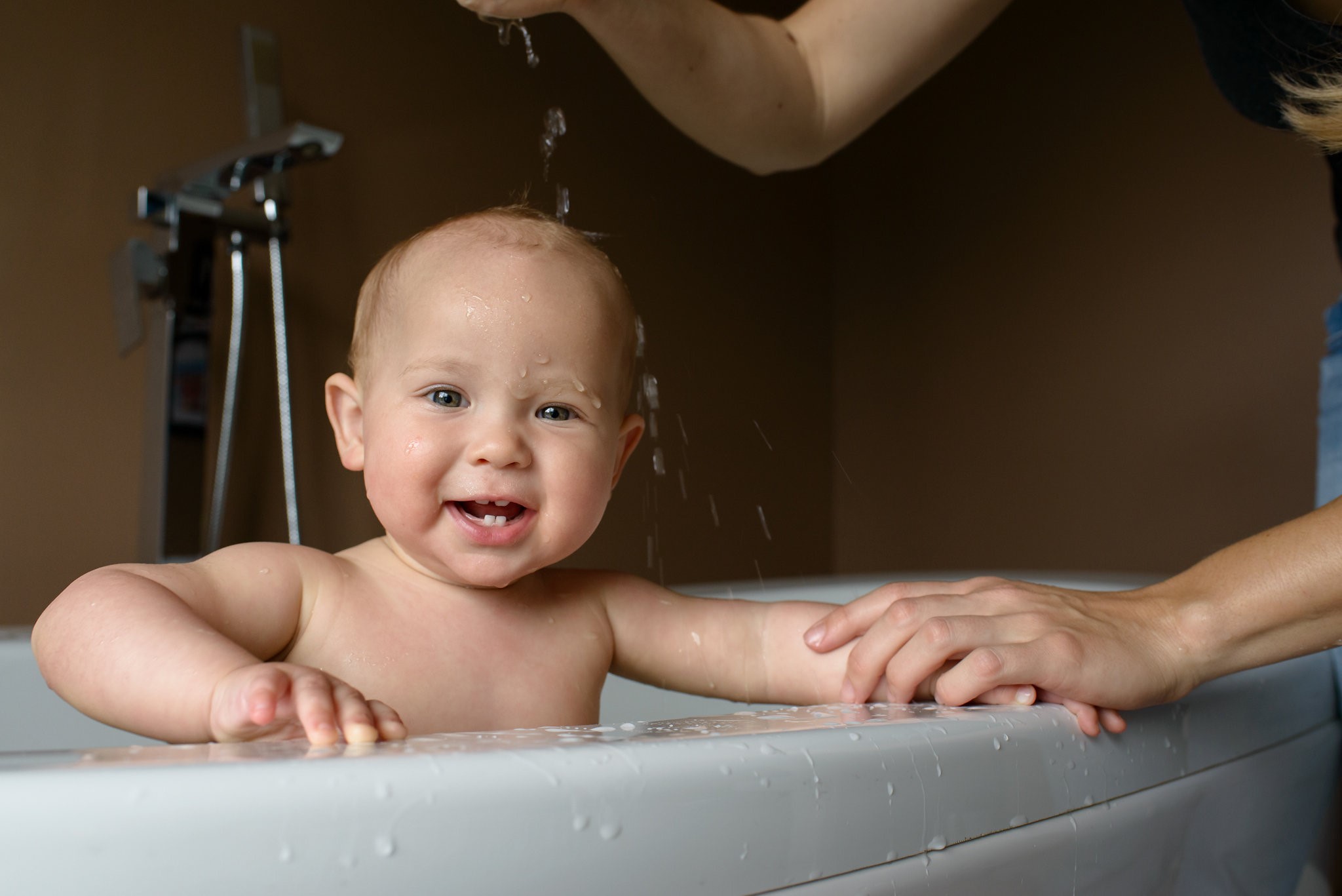 How To Give A Sponge Bath To A Newborn