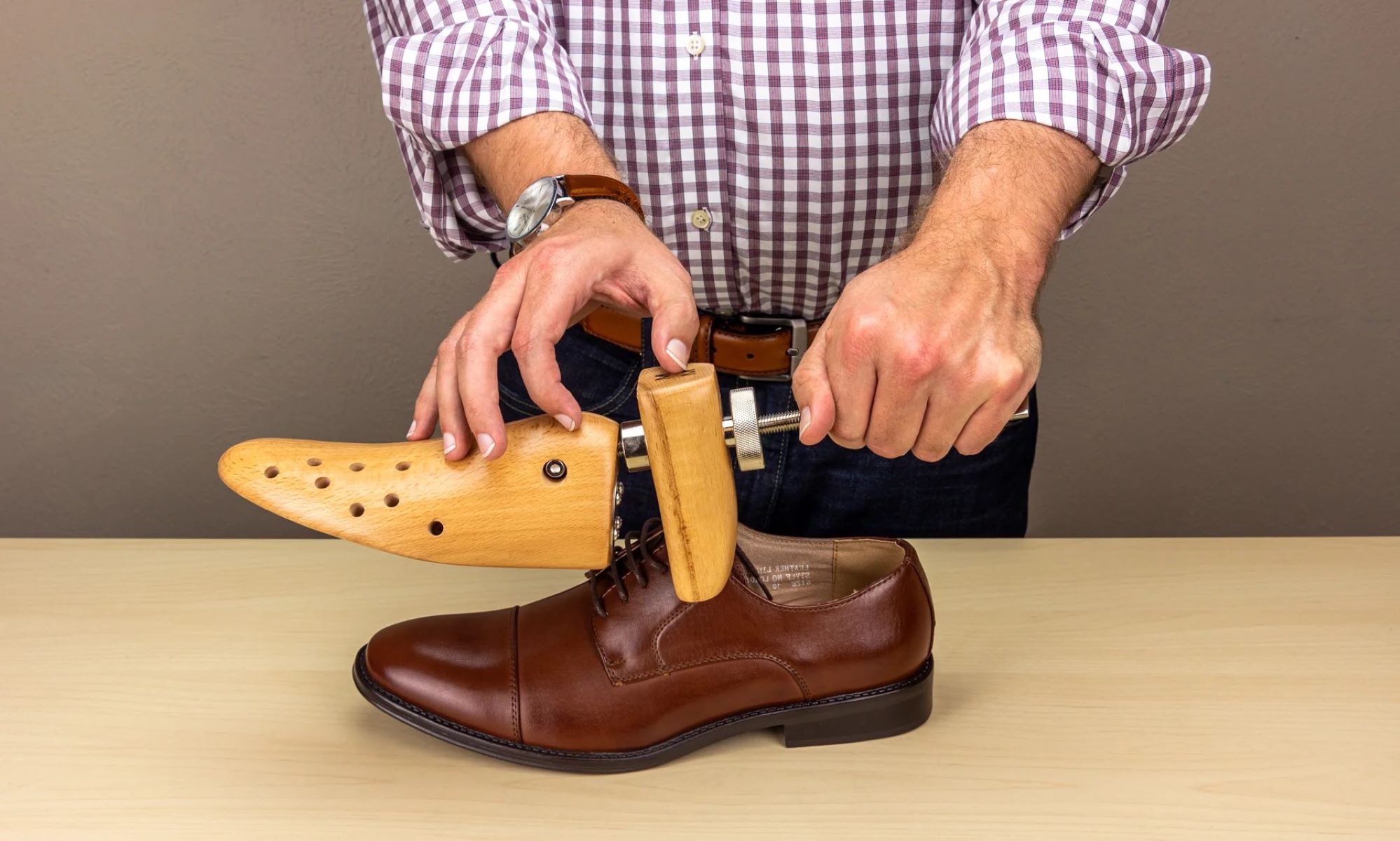 How To Stretch Leather Shoes