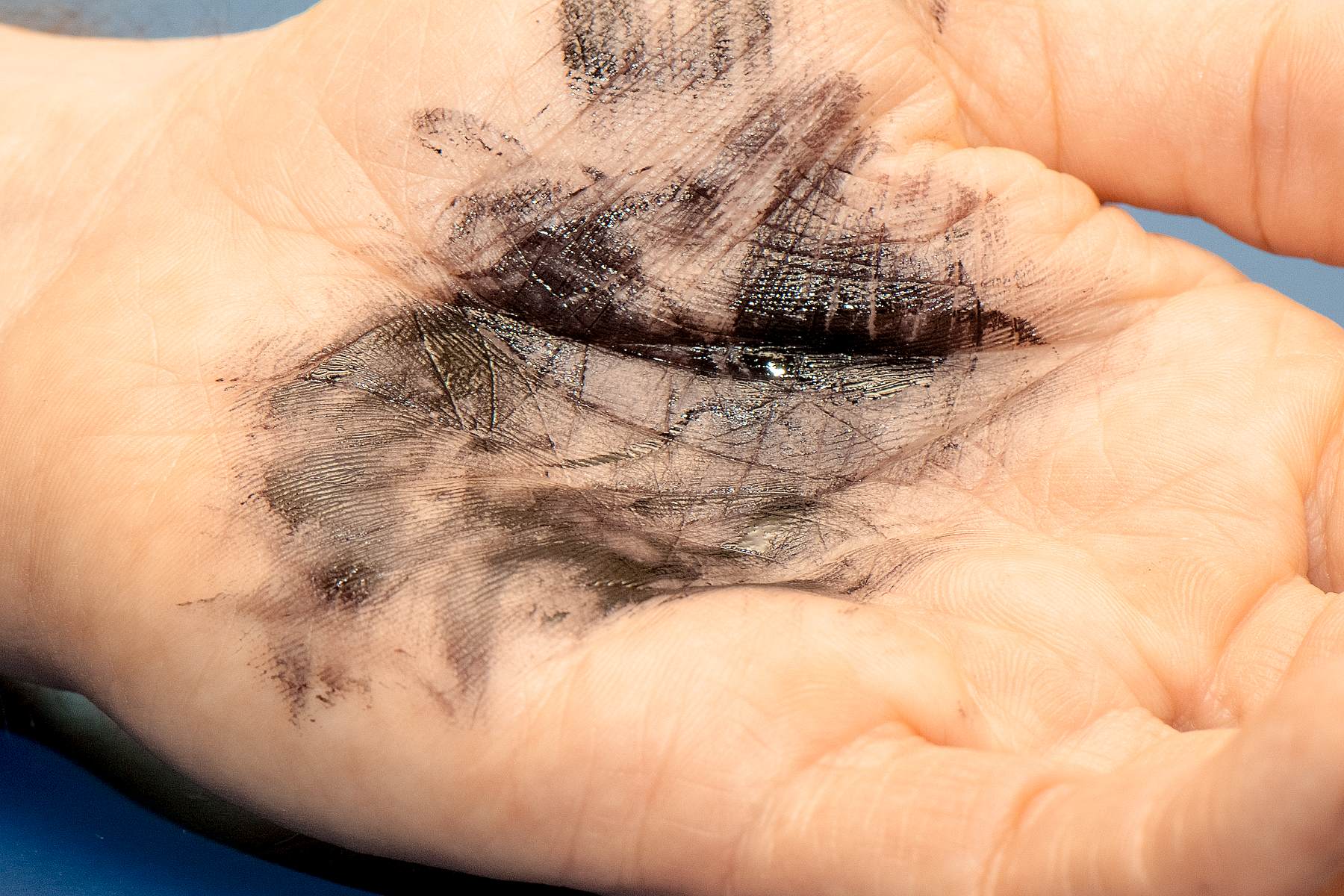Quick And Easy Hack To Remove Dry Ink From Hands! Can You Eat Chips With Ink-Stained Hands?