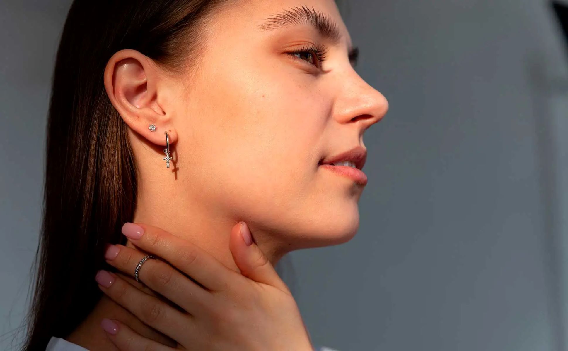 Sleeping With Dangly Earrings: Is It Safe Or A Risky Fashion Statement?