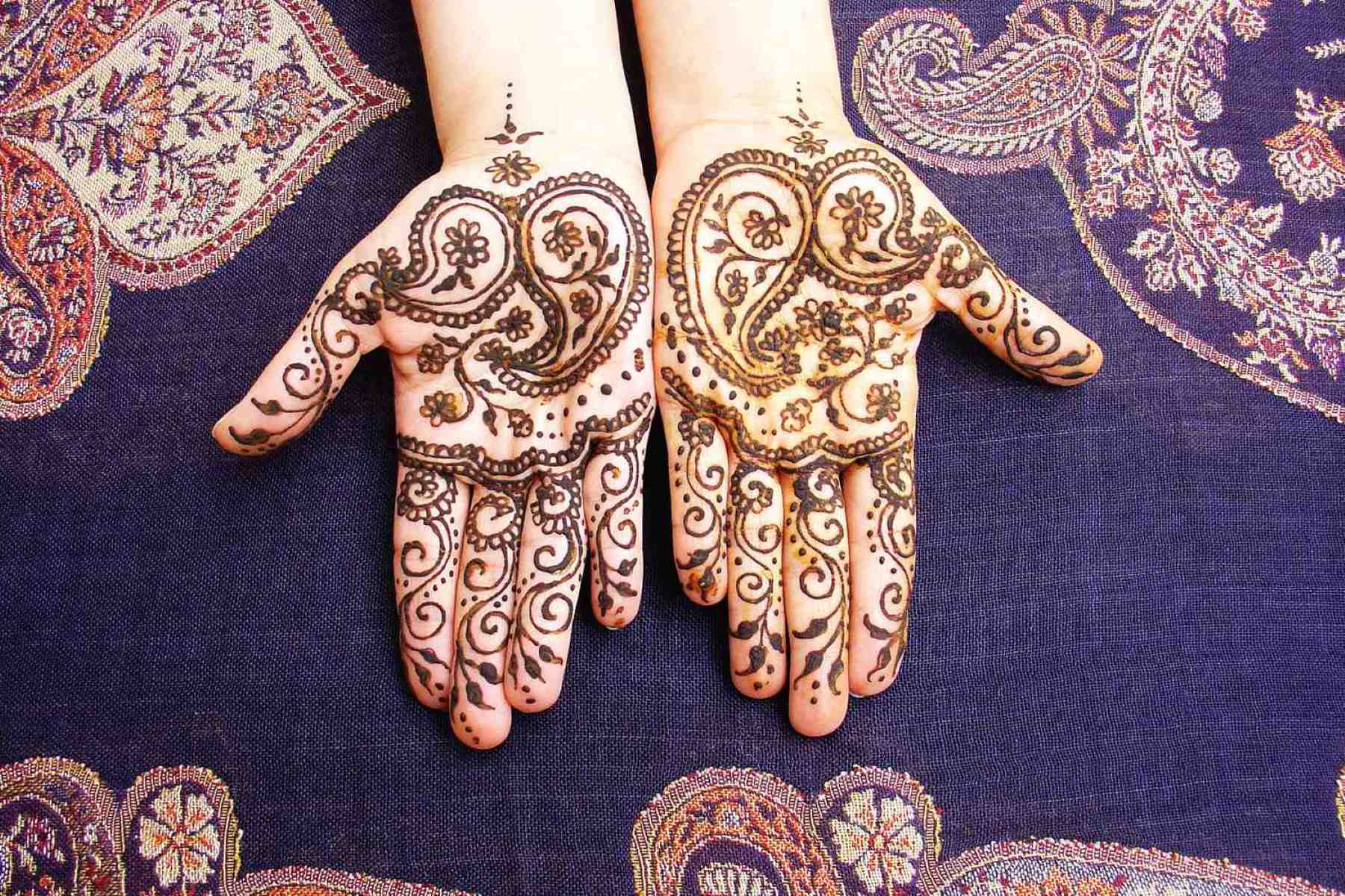 The Etiquette Of Using Henna For Temporary Tattoos: Is It Disrespectful?