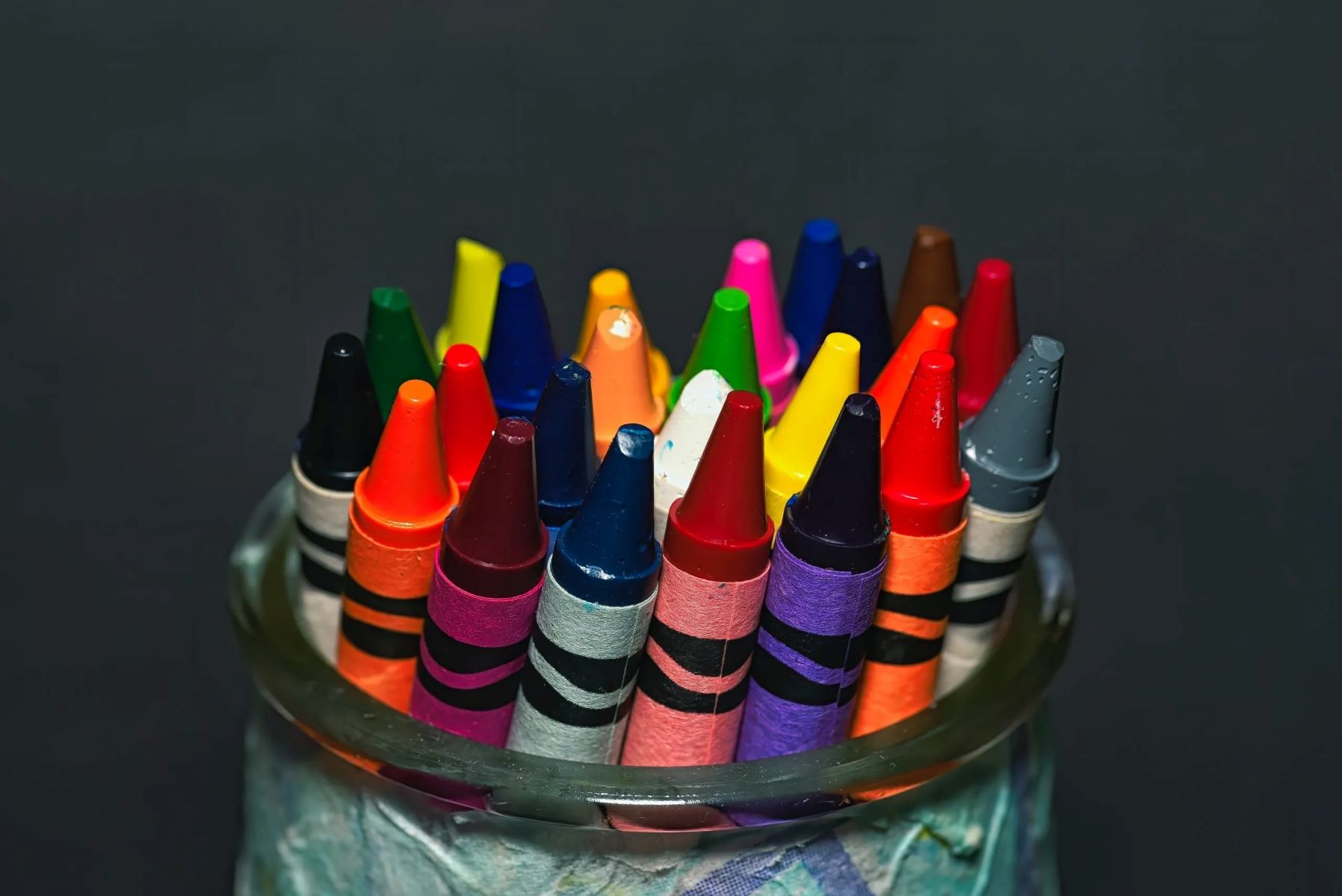 The Surprising Reason You Should Always Keep A Crayon In Your Wallet - Thieves Will Never See It Coming!