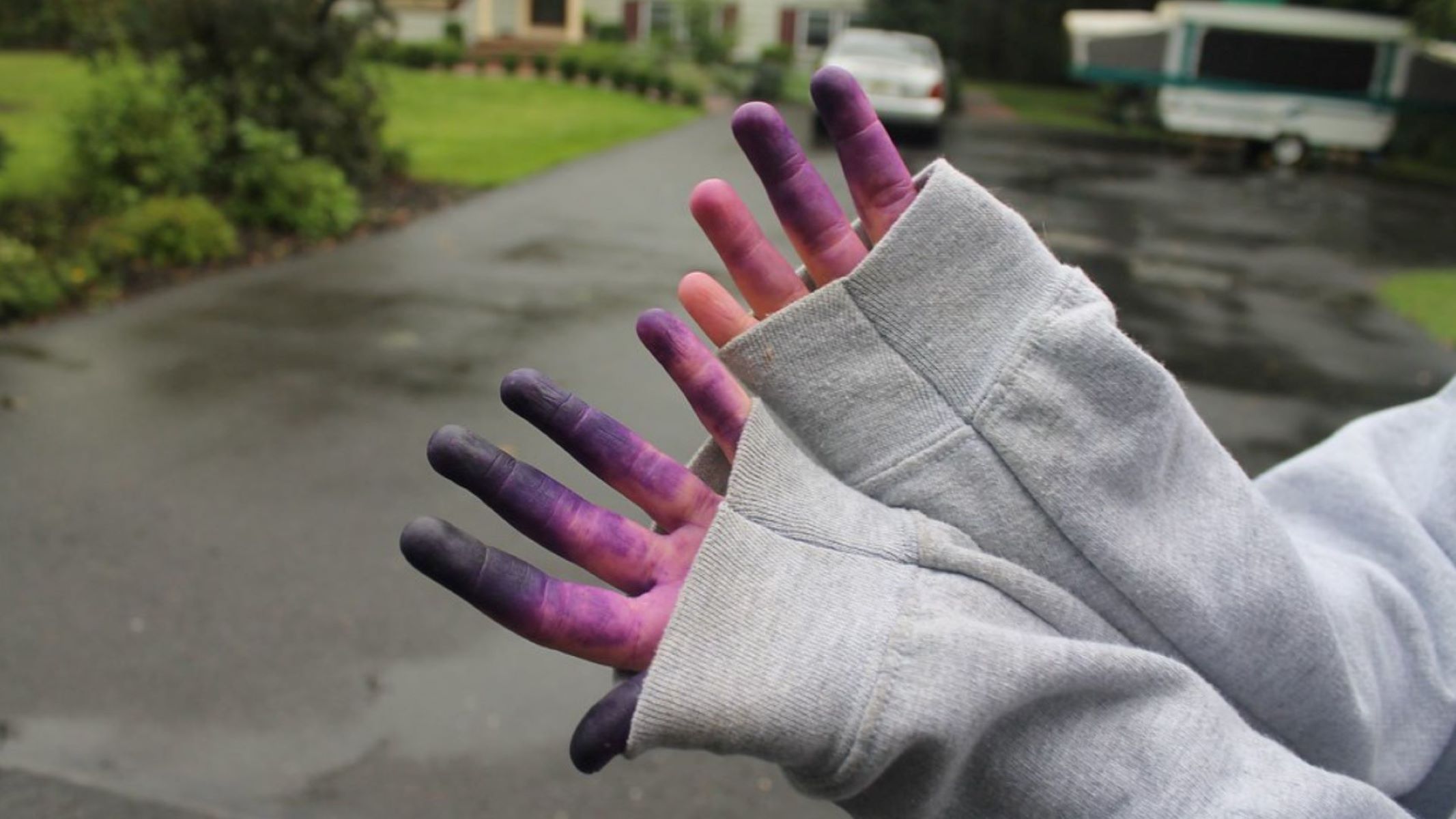 The Ultimate Hack To Remove Tie Dye Stains From Your Hands