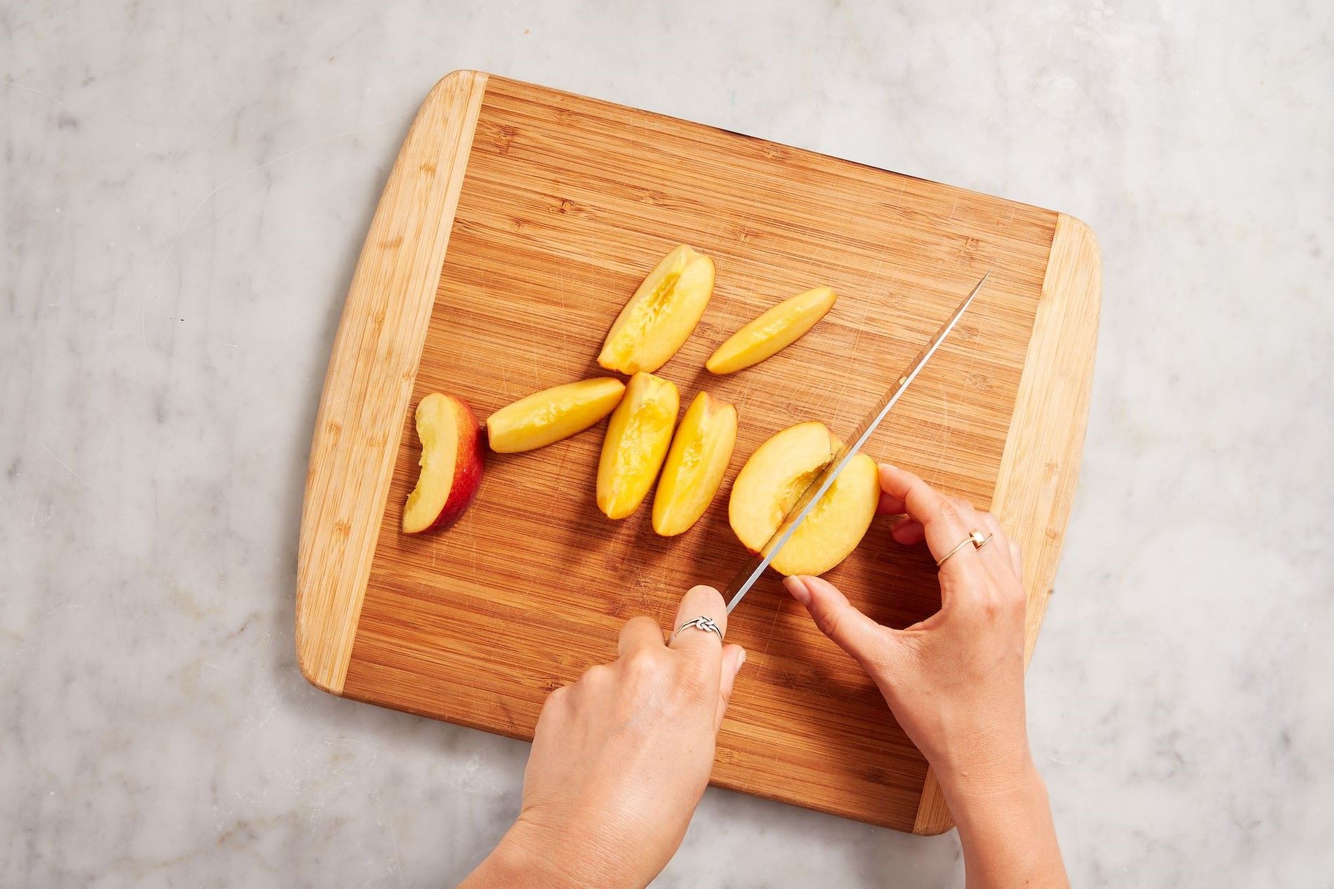 How To Cut A Peach