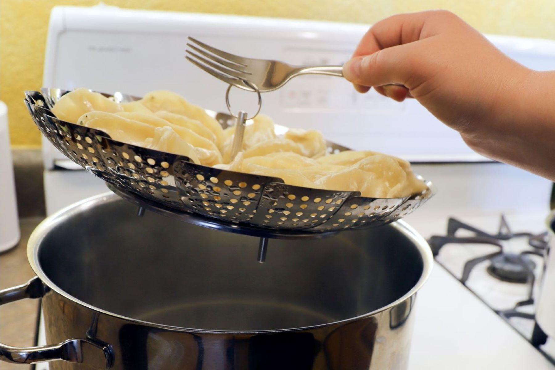 How To Use A Steamer Basket